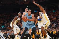 华体会登录-热火逆转上海队，库里关键制胜的简单介绍