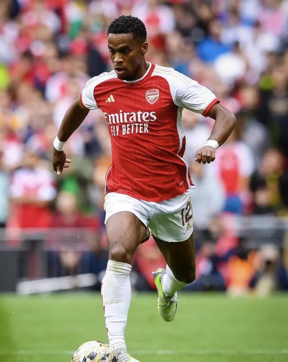 阿森纳球员新造型曝光,备战新赛季蓄势待发 阿森纳球员新造型曝光,备战新赛季蓄势待发