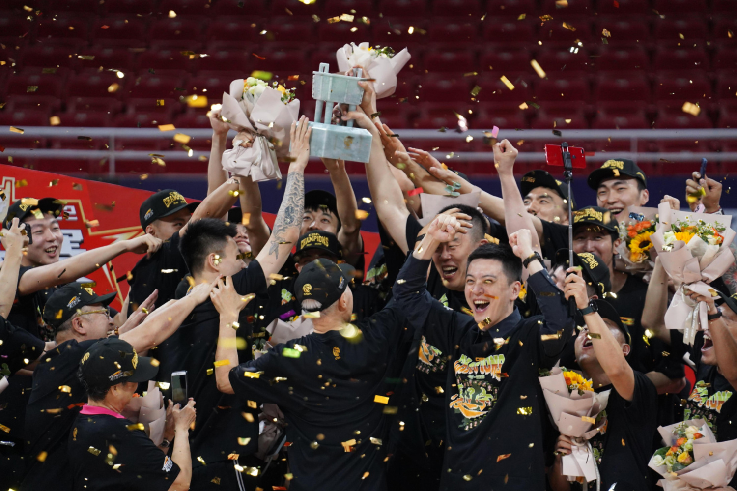 内蒙古男篮豪取连胜，气势如虹展翅高飞的简单介绍