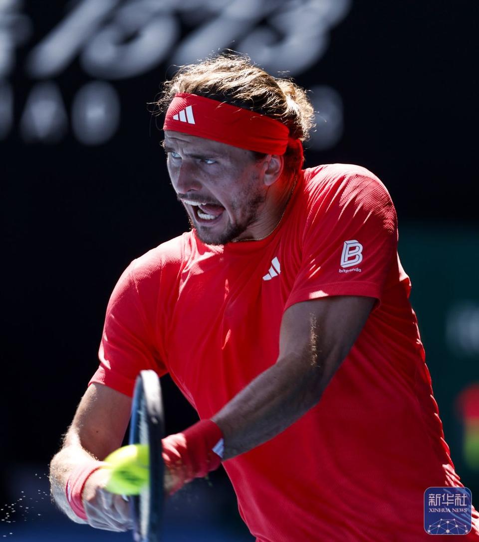 包含澳网完胜美网，兹维列夫刷新纪录的词条