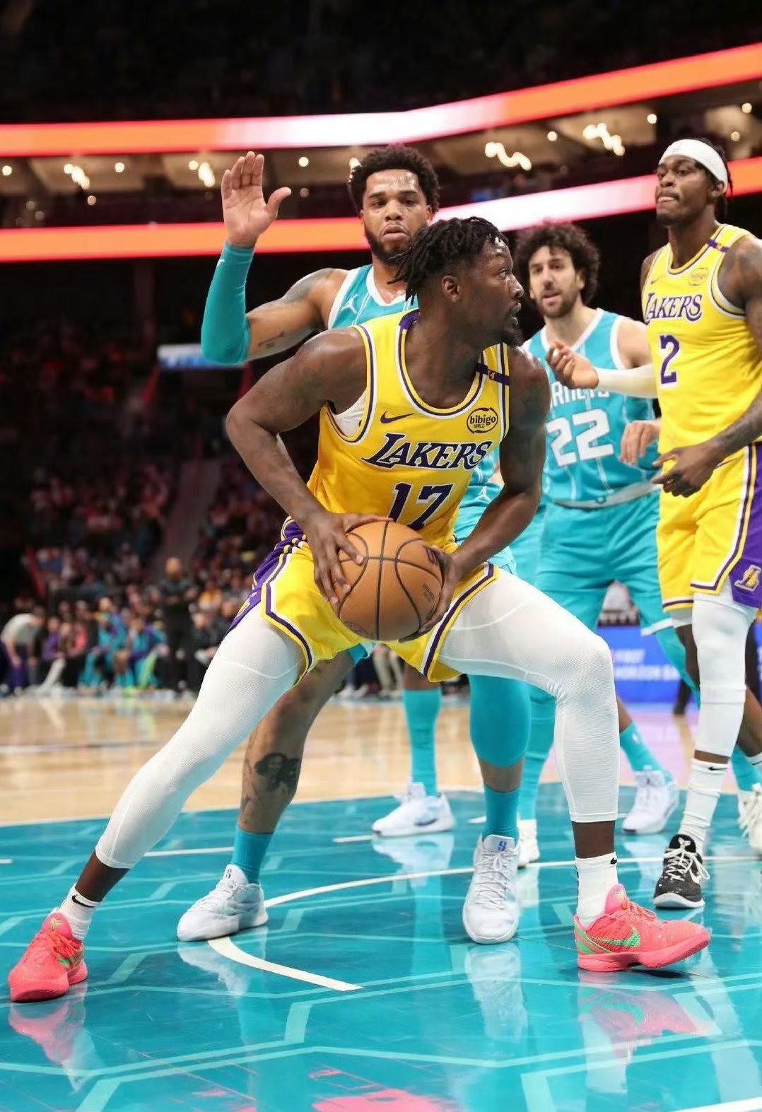 爵士横扫湖人,欧文状态火热 爵士横扫湖人,欧文状态火热